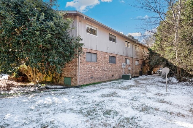 Photo - Two bedroom updated paint, carpet washer/dryer included in unit - Immediate Move In Unit D