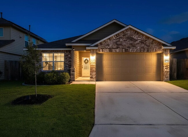 Photo - Charming Modern Home with Premium Amenitie...