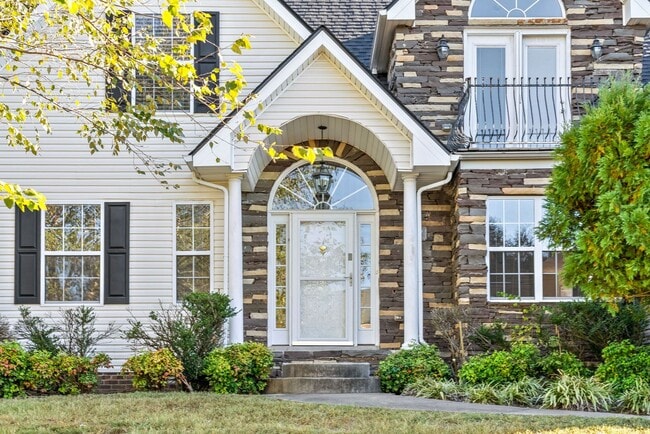 Photo - Pet Friendly Three Bedroom with Bonus!