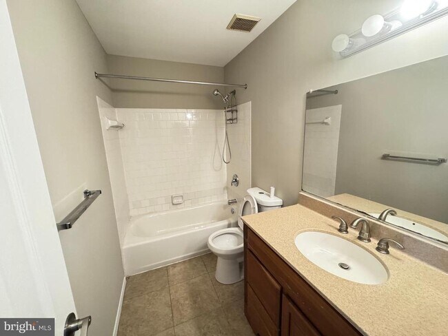 Photo - 732 Wilton Farm Dr