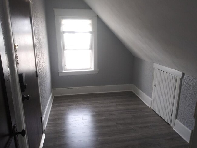 Photo - 48 Covell St