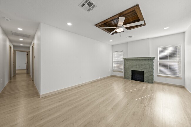 Photo - 1820 Gorman Ave