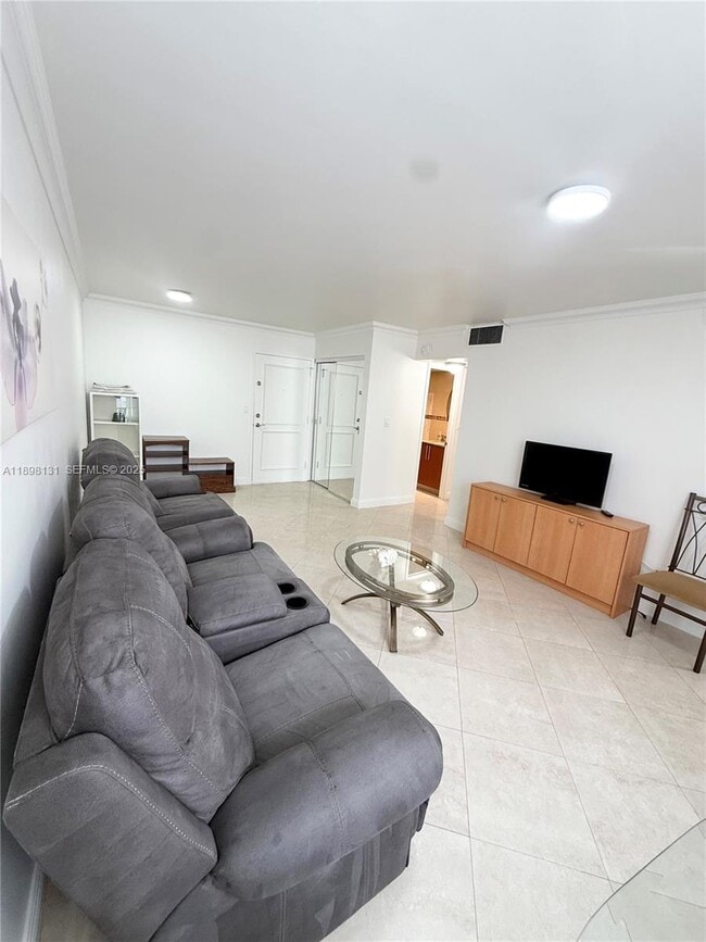 Photo - 200 172nd St Unit 220