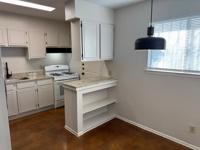 Building Photo - 1218 Wyoming St