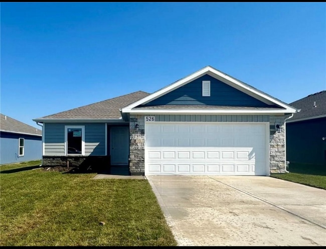 Building Photo - 526 W Fountain Cir