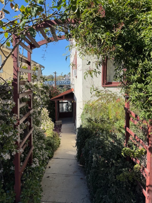 Photo - 1086 W Kensington Rd Unit 1086