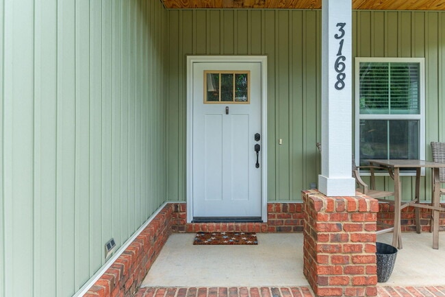 Photo - 3168 Maple St