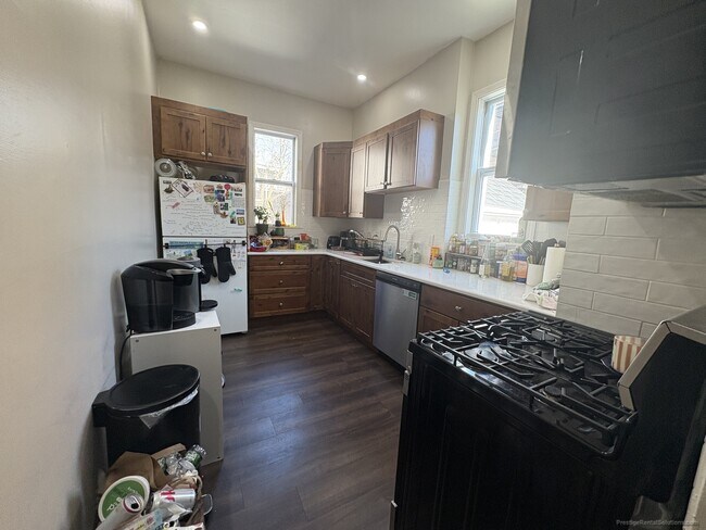 Building Photo - 19 Ashford St Unit 1