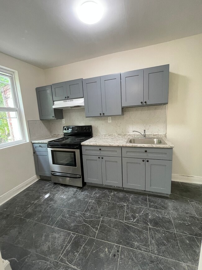 Cocina - 614 E Brinton St