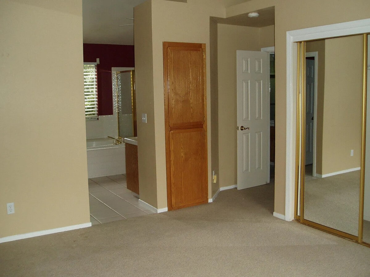 Photo - 1763 E Goshen Ave