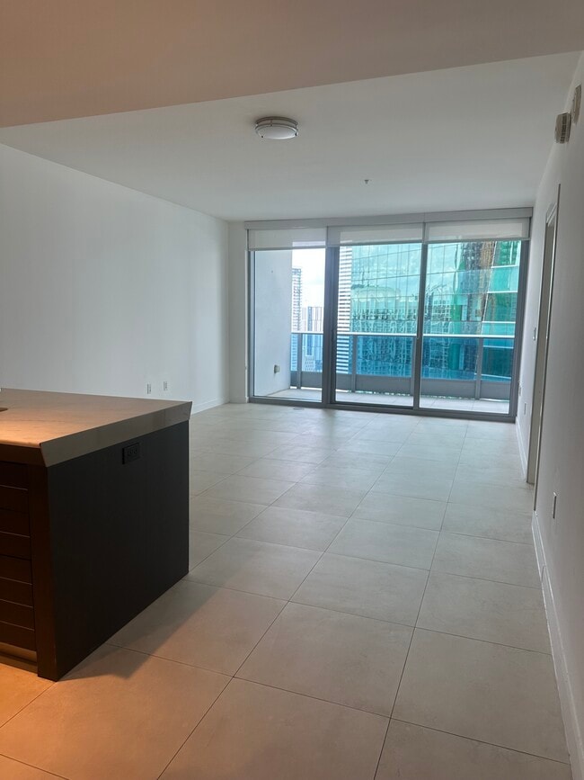 Photo - 200 Biscayne Boulevard Way Unidad 4013
