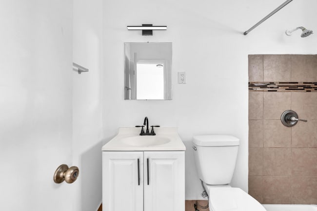 Photo - 1027 SW 3rd St Unidad 7