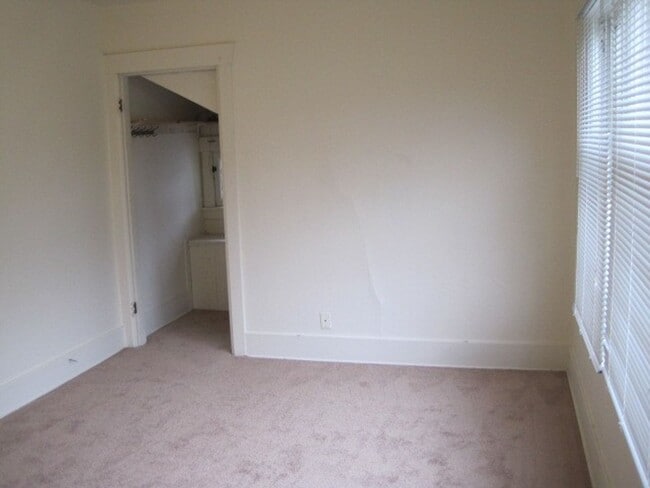Photo - Live in Wallingford and Be Close to Everything! Unit 3-C