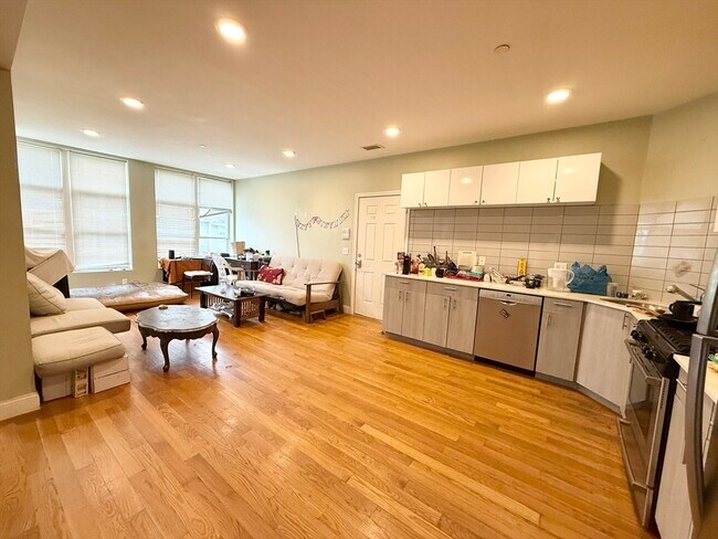 Photo - 299 Dudley St Unit 3