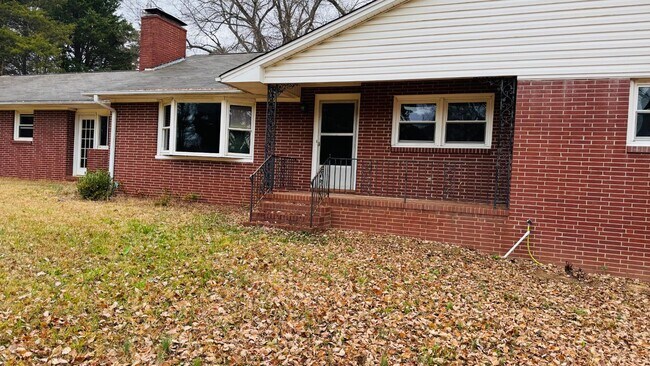 Photo - 4905 Murray Rd