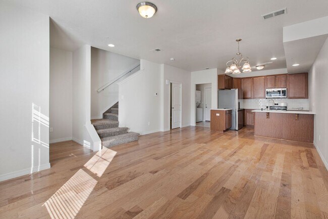 Photo - 3812 Manhattan Ave Unidad 3812 Manhattan #3