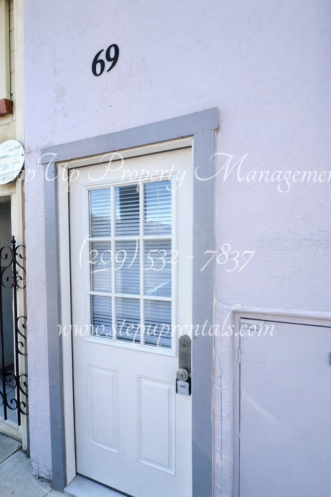 Building Photo - 69 S Washington St Unit 4