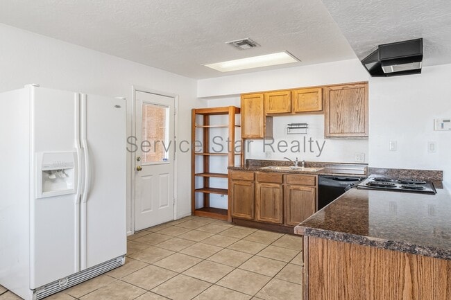 Photo - 1158 W Hillview St