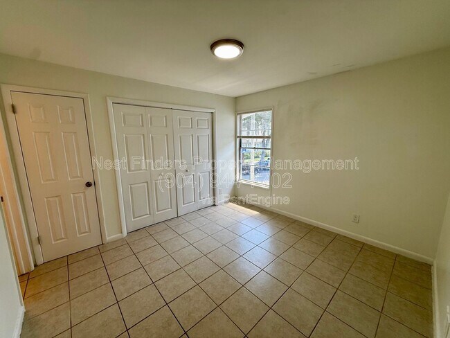 Photo - 1318 Sydney Pl