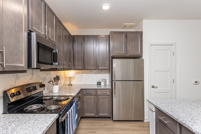 2BR, 2BA - 1,082SF