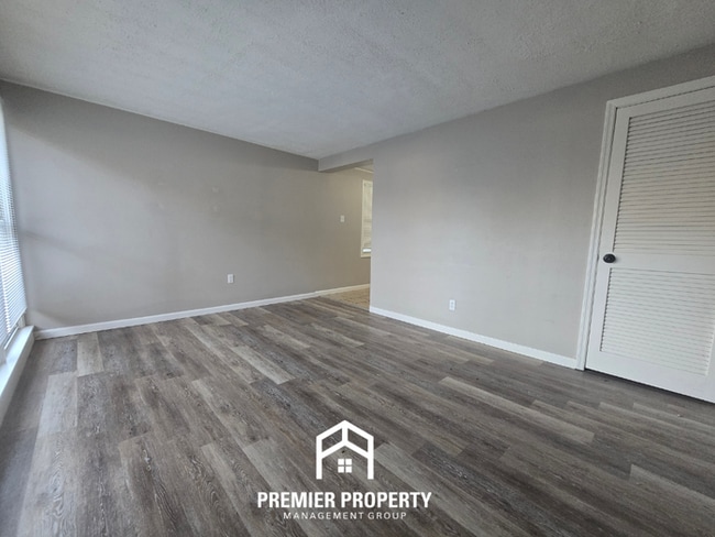 Photo - 8 St Celeste Dr