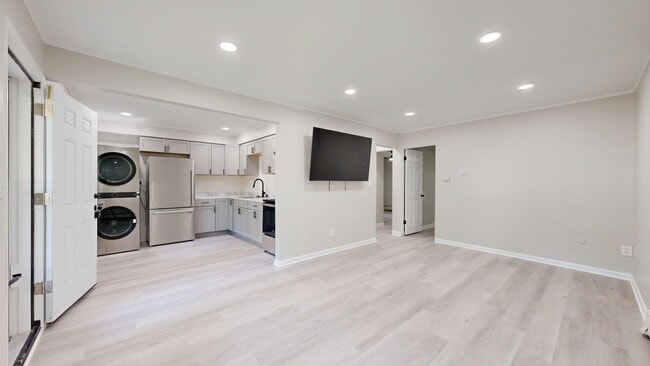 Photo - 122 Allen Dr