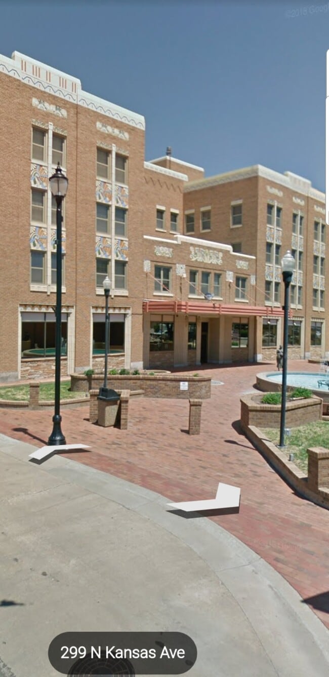 Photo - 303 N Kansas Ave Townhome