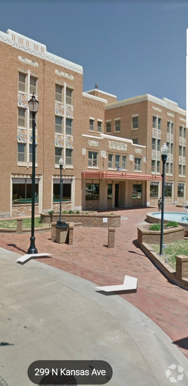 Building Photo - 303 N Kansas Ave Rental