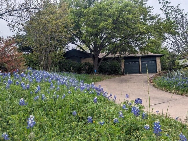 Photo - 605 Kentshire Cir