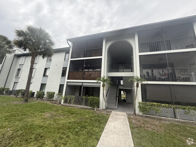 Building Photo - 1011 Green Pine Blvd Unit E1 Rental