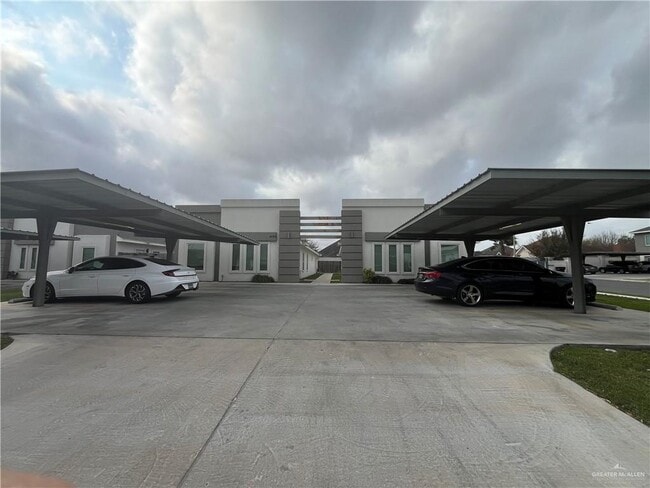 Building Photo - 16 Magnolia Ave Unit 4