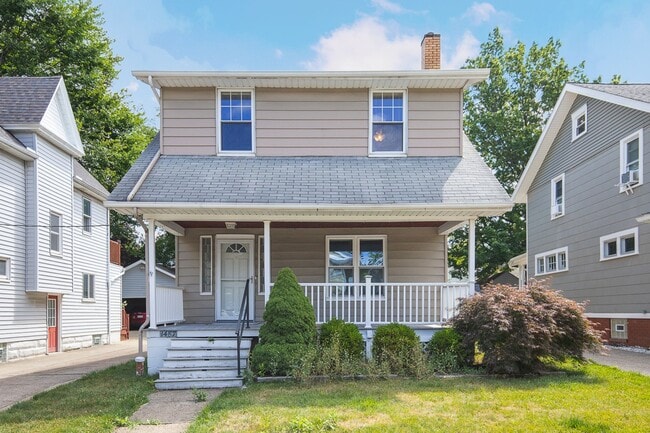 Building Photo - 3 Bedroom Lakewood Single House!