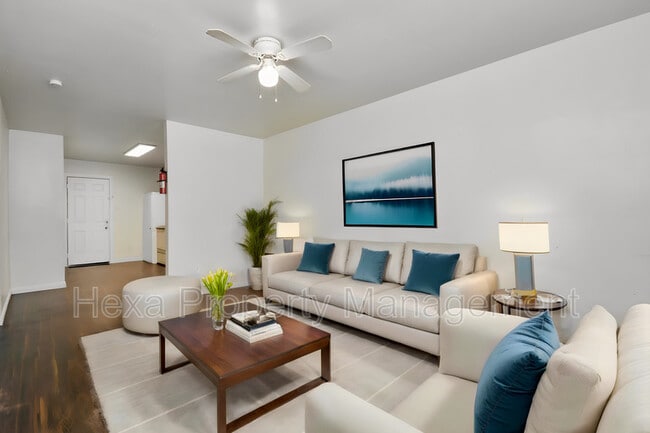 Building Photo - 4205 Phlox St Unit 2 bedroom  3