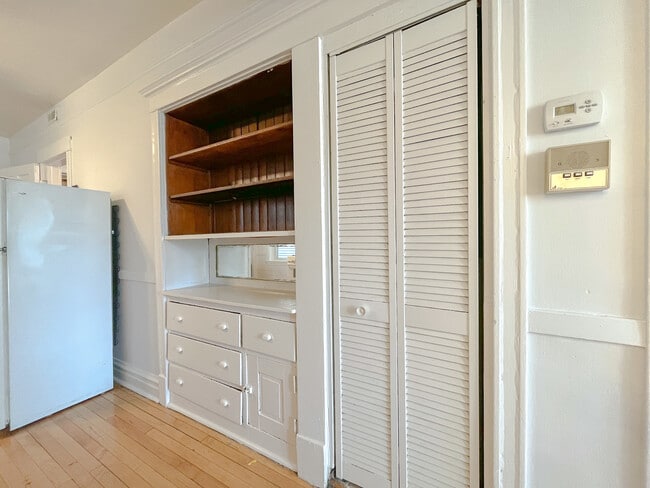 Photo - 2442 N Ashland Ave Unidad 2