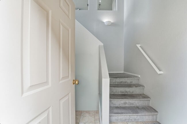 Photo - Bright 3-Bed Townhouse in Quiet Gated Community Near ASU