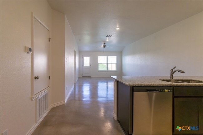 Photo - 1230 Lehmann Dr