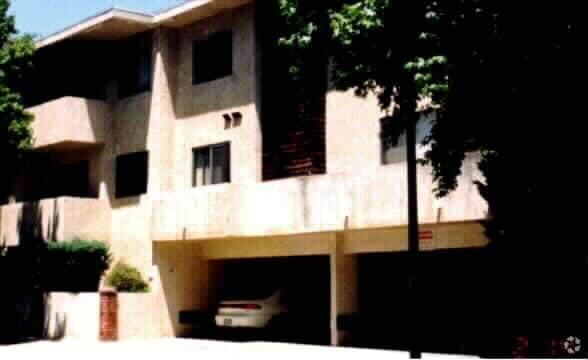 Riverside Drive Apartments