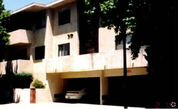 Photo - Riverside Drive Apartments