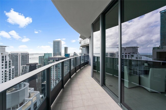 Photo - 1000 Brickell Plaza Condo Unit PH5005