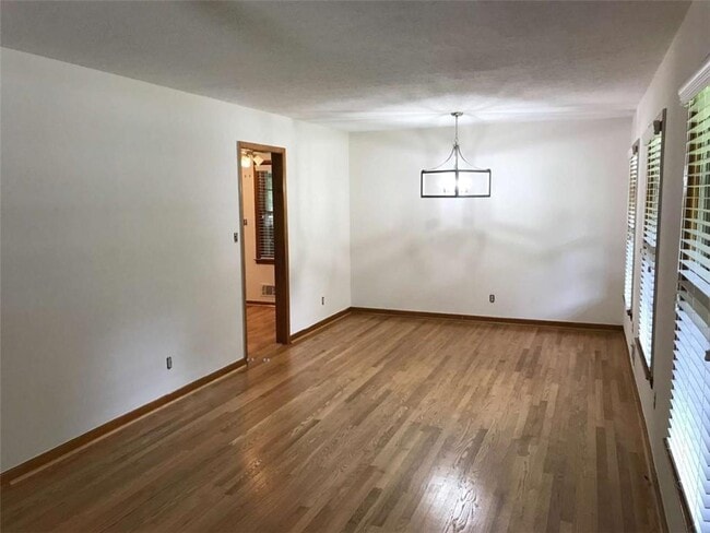 Photo - 1321 Mary Dale Dr SW