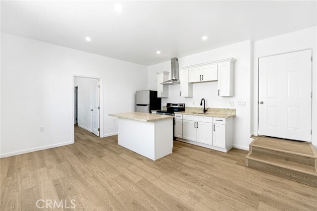 Photo - 1375 N Mentor Ave