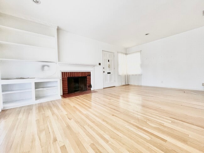 Building Photo - 1538 Veteran Ave Rental