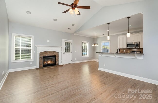 Building Photo - 540 Greystone Rd