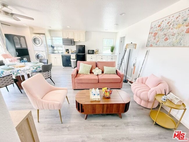 Photo - 15213 Daphne Ave