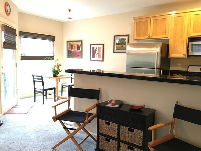 Photo - Available Now: 1 bedroom Condo in Grand Oaks