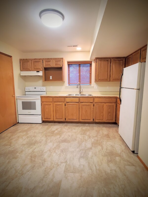 Photo - 570 Reser Rd