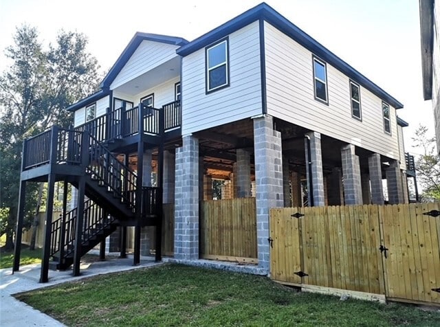 Photo - 622 Maple Way