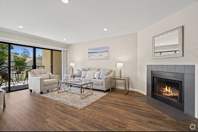 Building Photo - Norfolk Pine luxury floors, designer paint... Rental