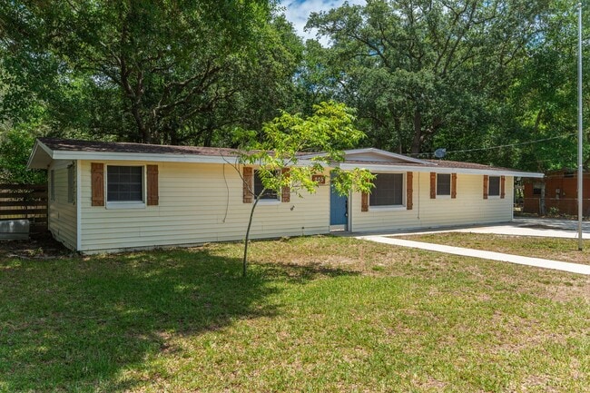 Photo - Updated home in Fort Walton Beach!