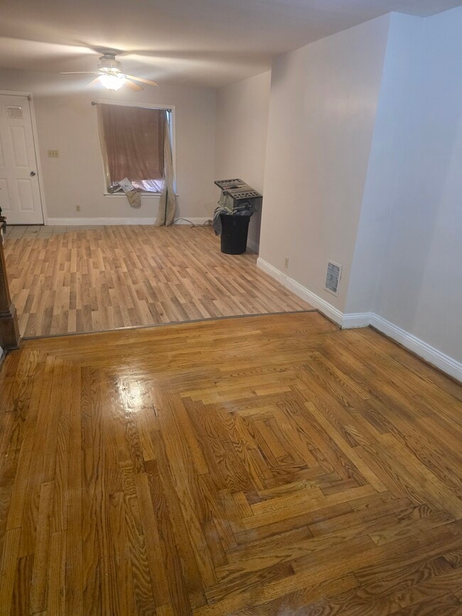 Photo - 521 W Greenleaf St